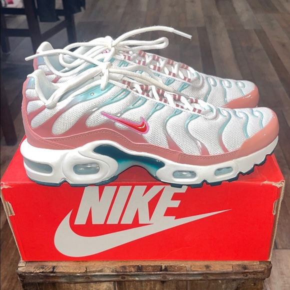 Nike Air Max Plus New In Box in White, Pink, and Teal - Picture 1 of 9